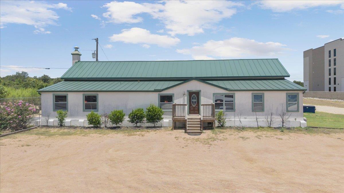 Listing photo 1 of 3975 E Us-290 None  #A