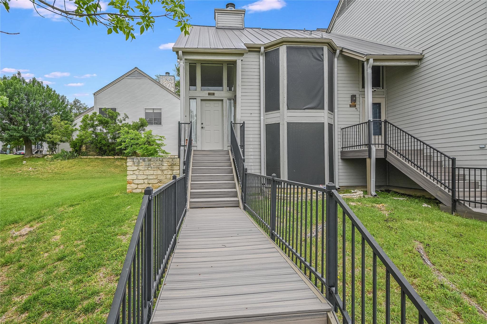 Listing photo 1 of 199  World Of Tennis Sq