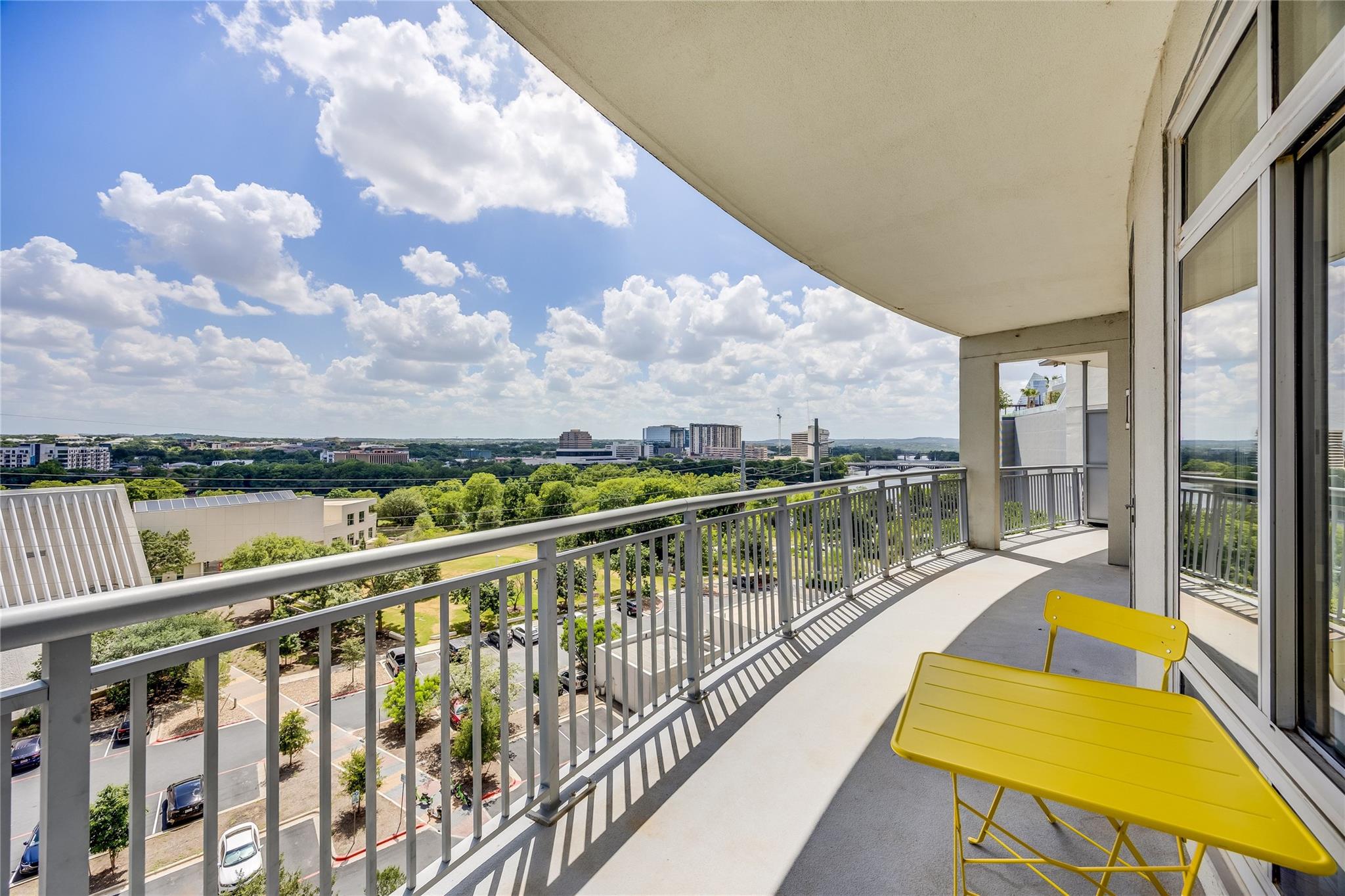 Ảnh nhà đang rao bán 1 của 603  Davis St  #811