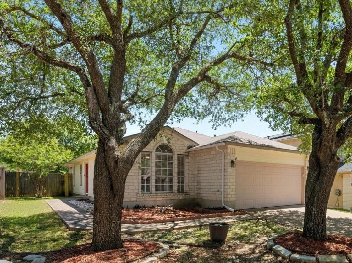 Listing photo 1 of 17505  Bishopsgate Dr