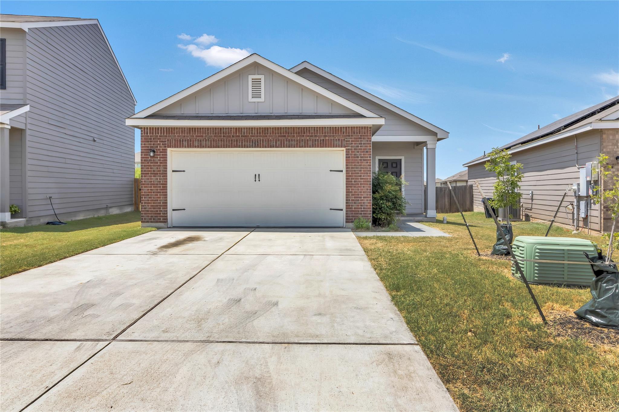 Listing photo 1 of 360  Bell Rings Dr