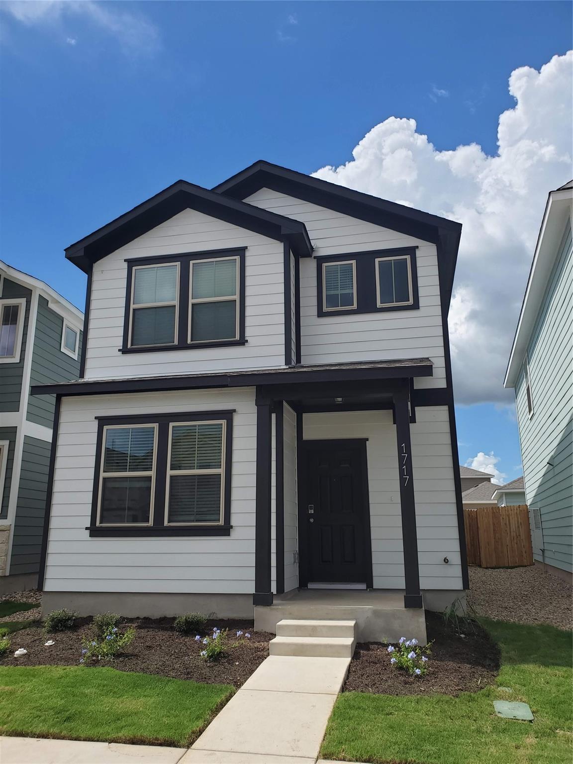 Listing photo 1 of 1717  Fountain Bridge Dr