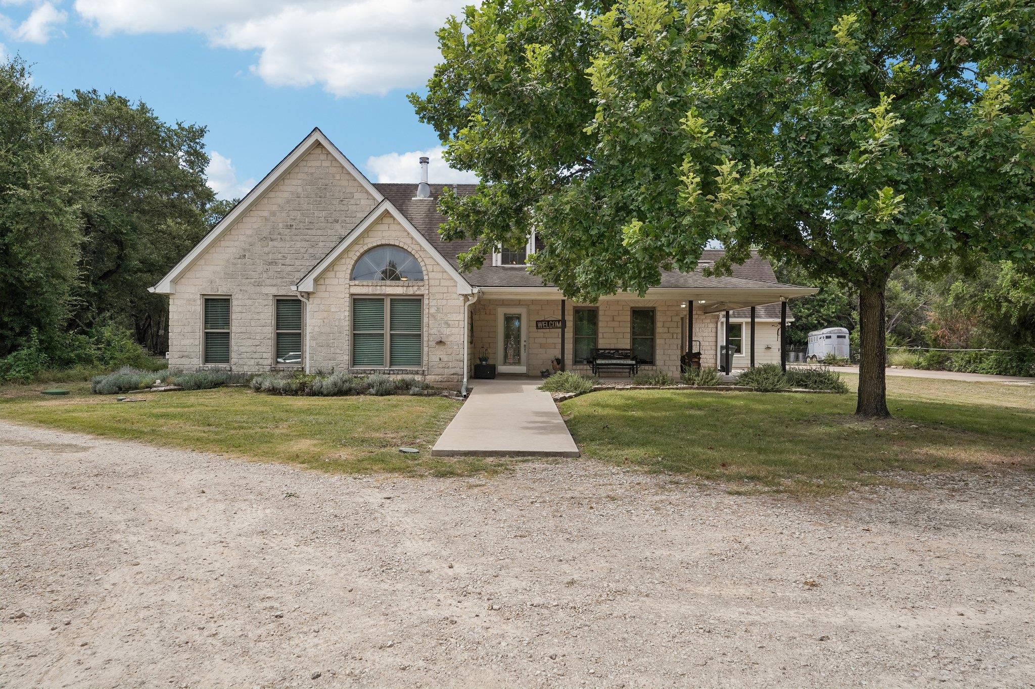 Listing photo 1 of 115  Nasoni Trl