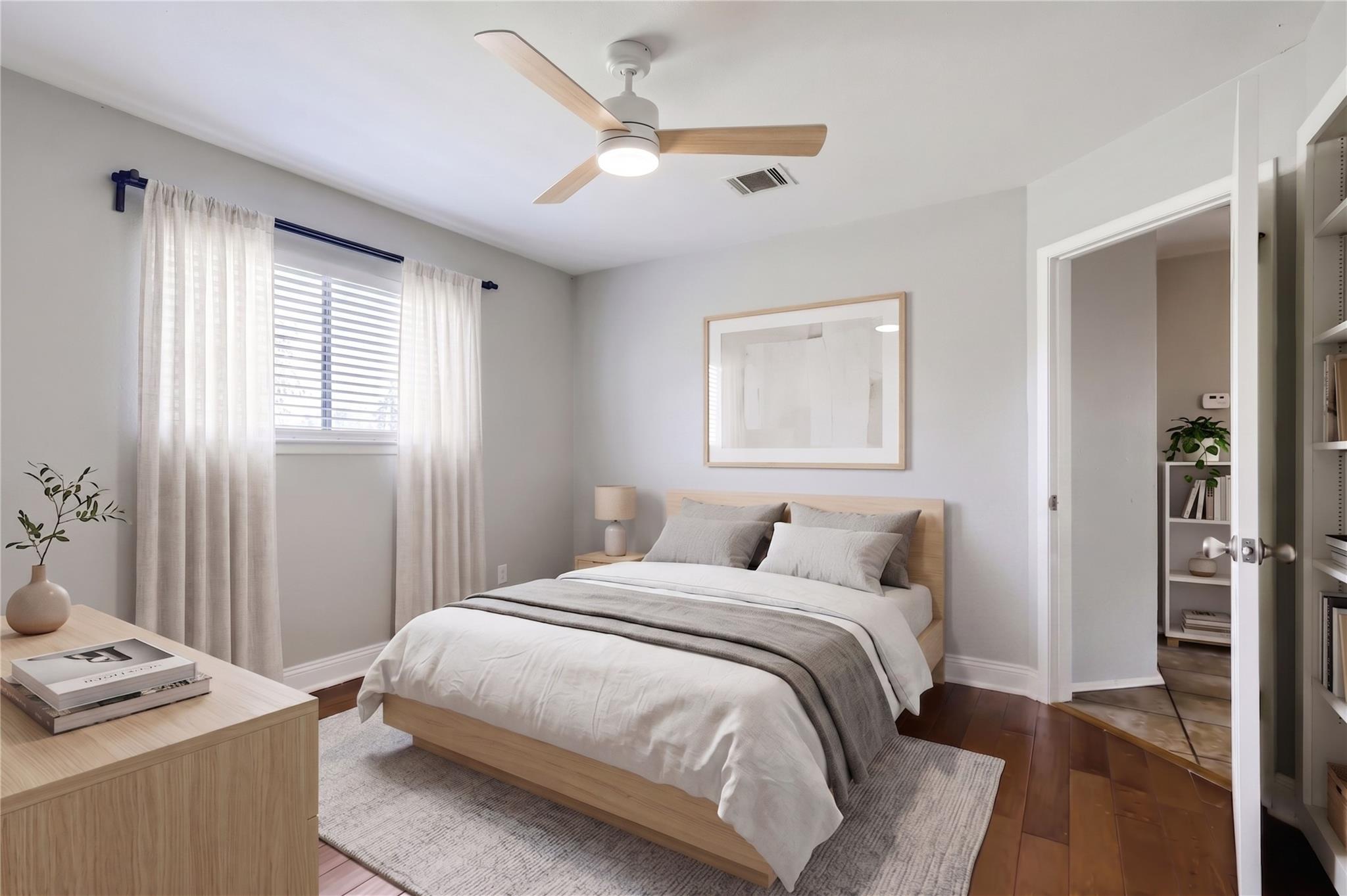 Ảnh nhà đang rao bán 1 của 901 S Mays St  #19