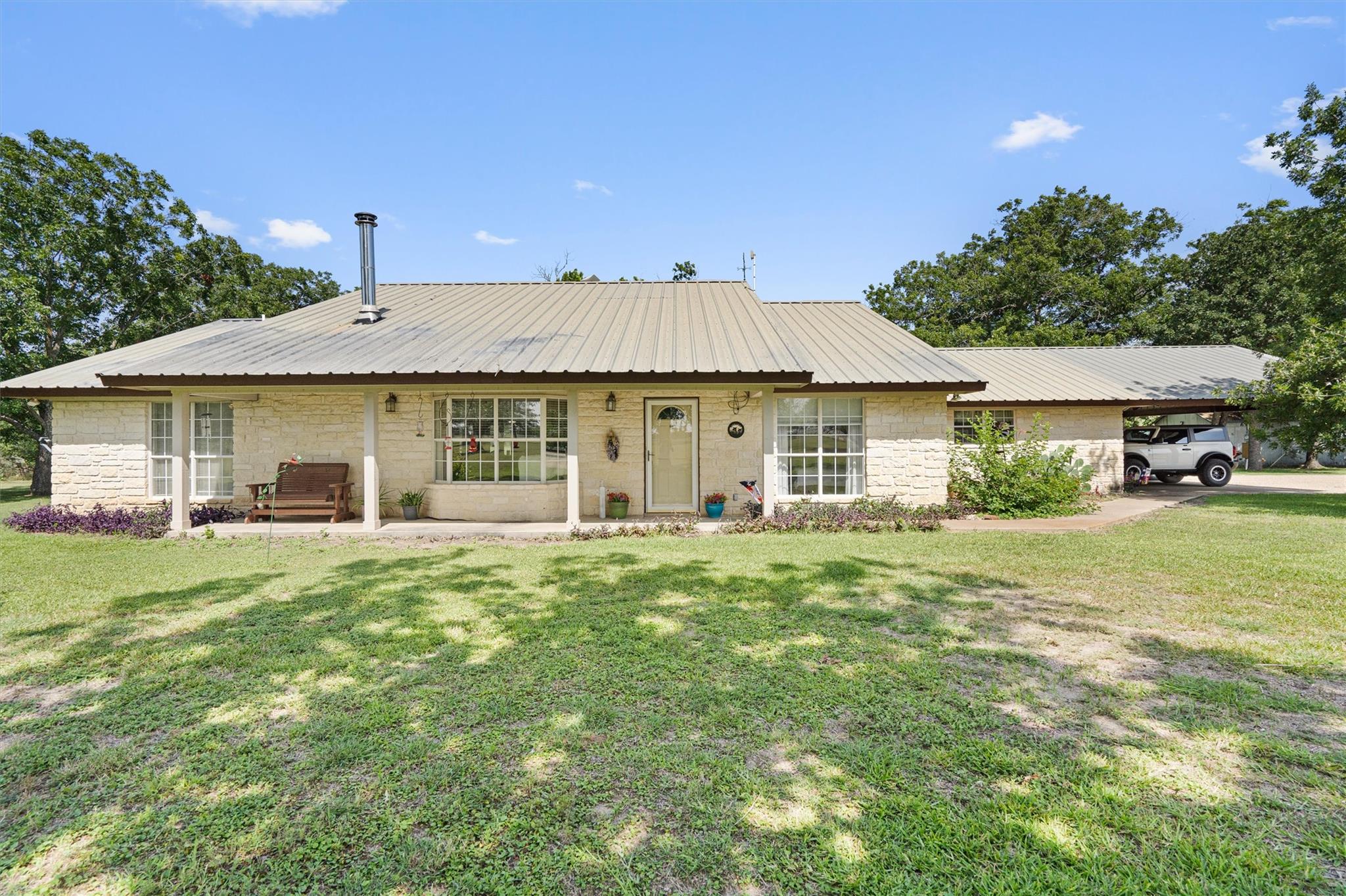 Listing photo 1 of 1172  County Road 418 None