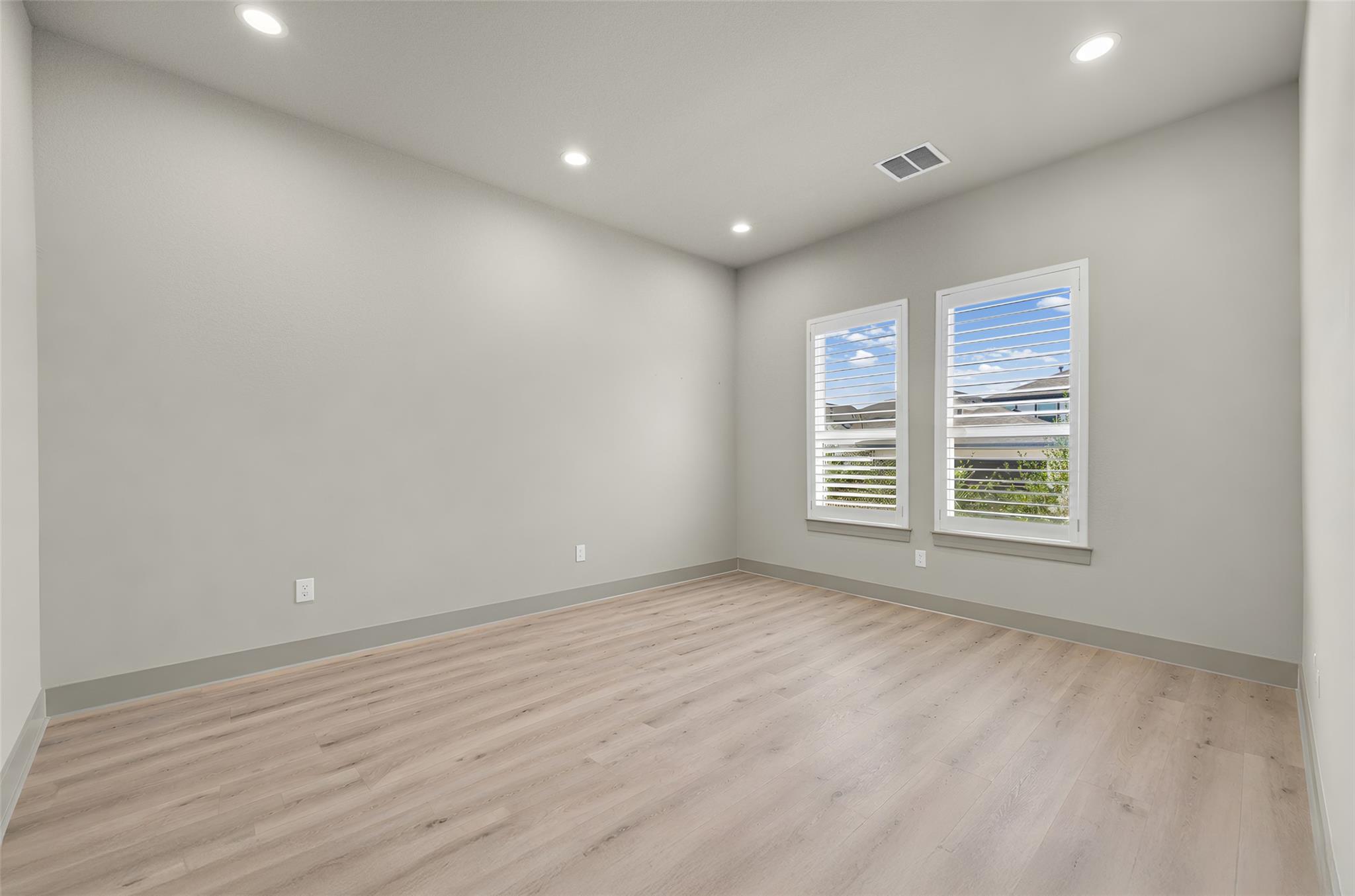 Listing photo 1 of 10824 E Crystal Falls Pkwy None  #506