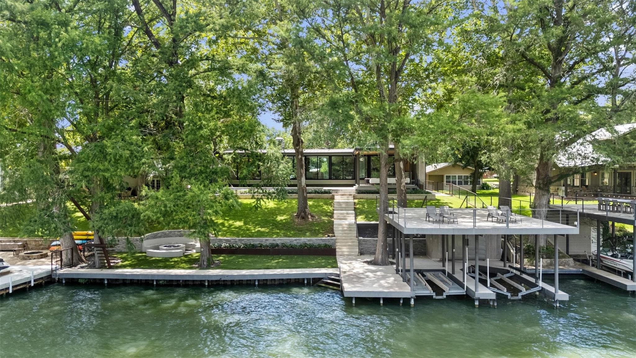 Listing photo 1 of 2529  Terminal Loop Rd