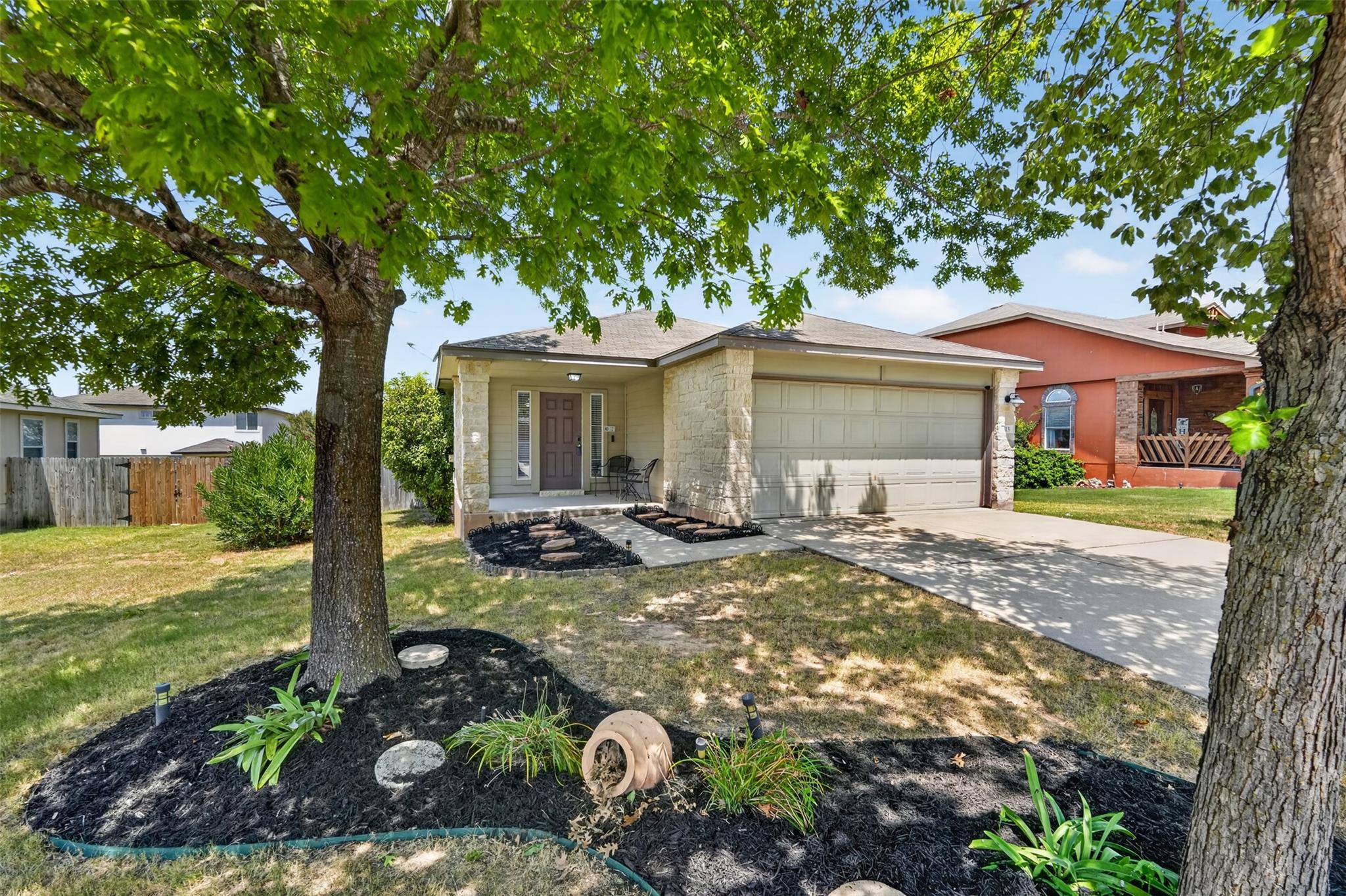 Listing photo 1 of 313  Wimberley St