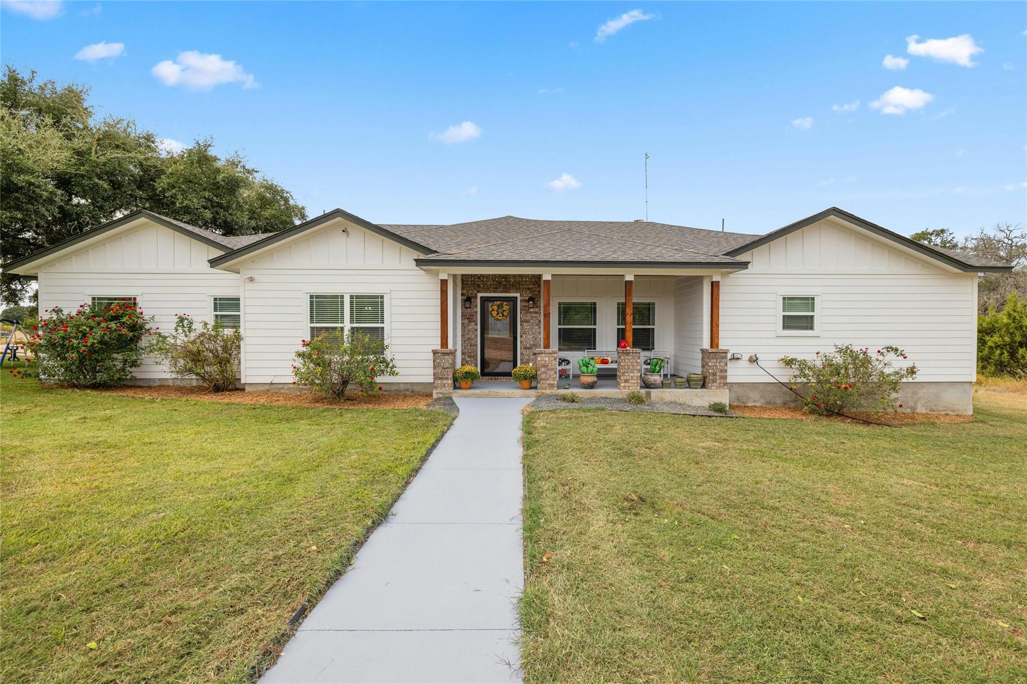 Listing photo 1 of 1090  County Road 334 None