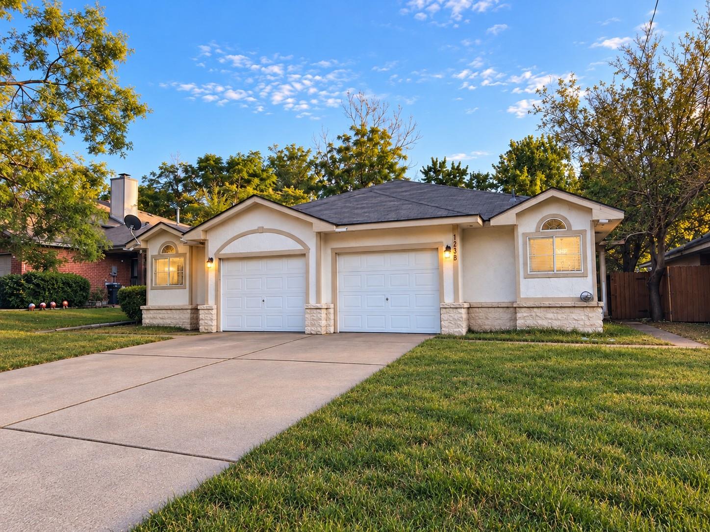 Listing photo 1 of 1235  Armadillo Rd  #B