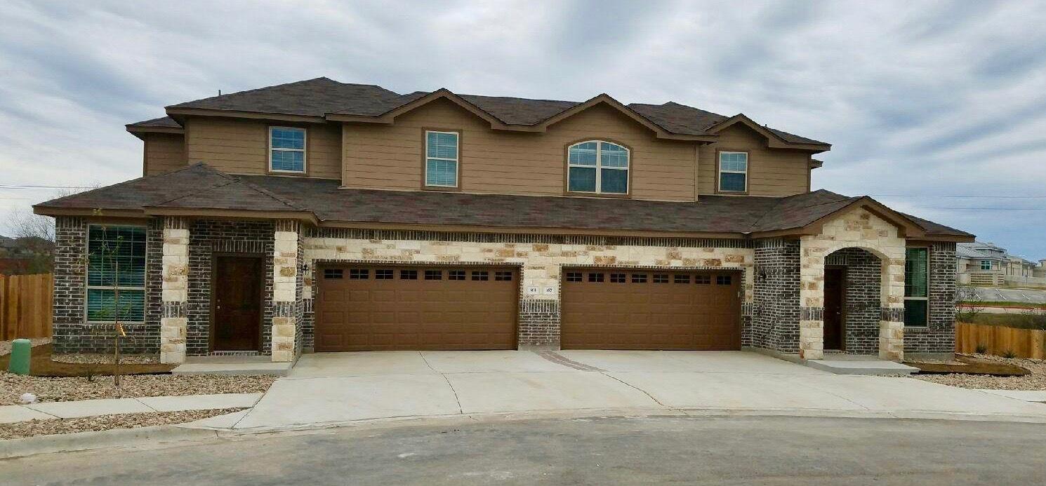 Listing photo 1 of 166  Lakeview Ct