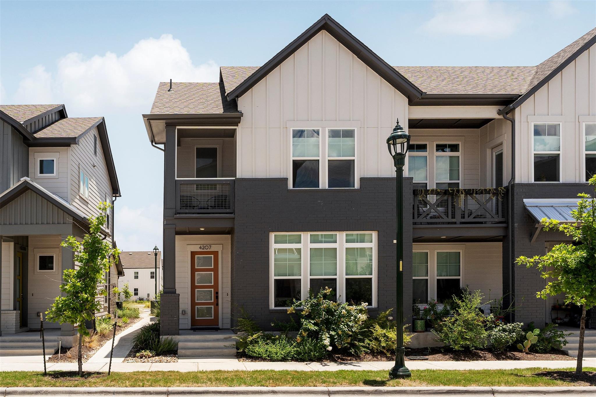 Listing photo 1 of 4207  Margarita St