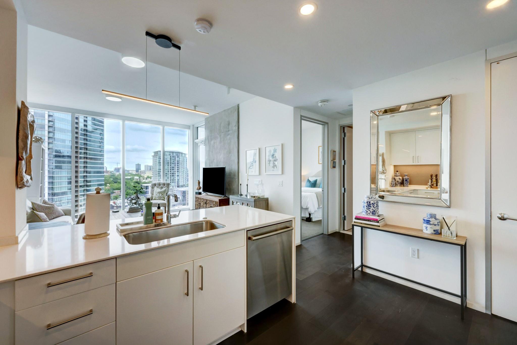 Listing photo 1 of 301  West Ave  #1503