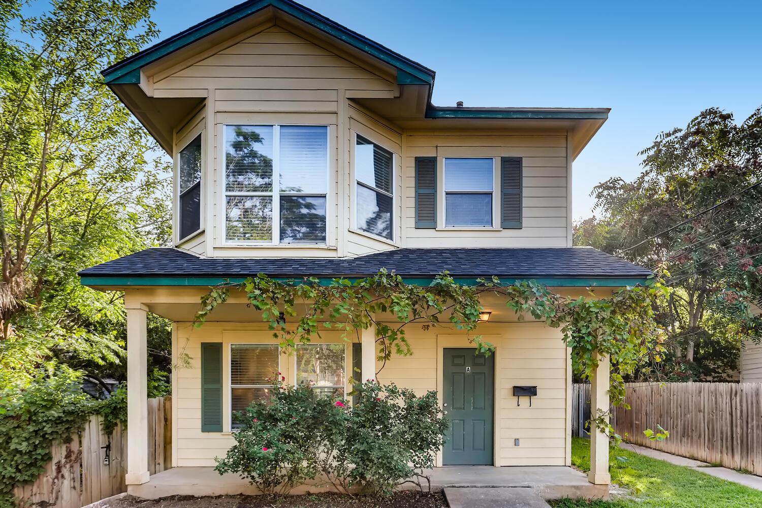 Listing photo 1 of 1206  Maple Ave  #A/B
