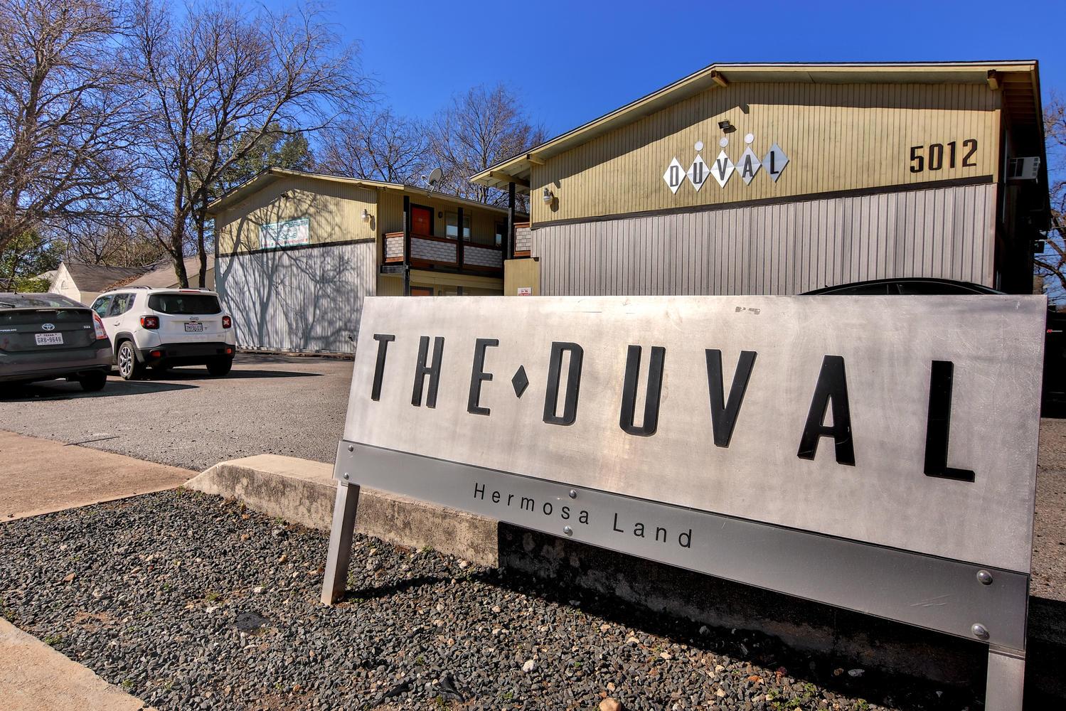Listing photo 1 of 5012  Duval St  #101