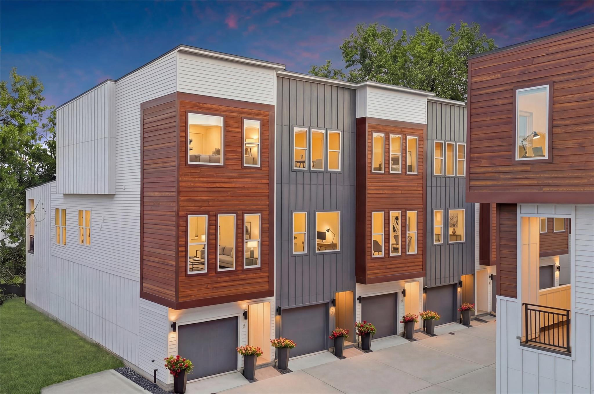 Listing photo 1 of 2505  Bluebonnet Ave  #12