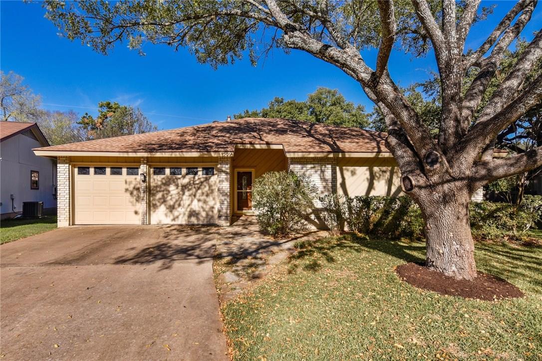 Listing photo 1 of 12916  Pegasus St