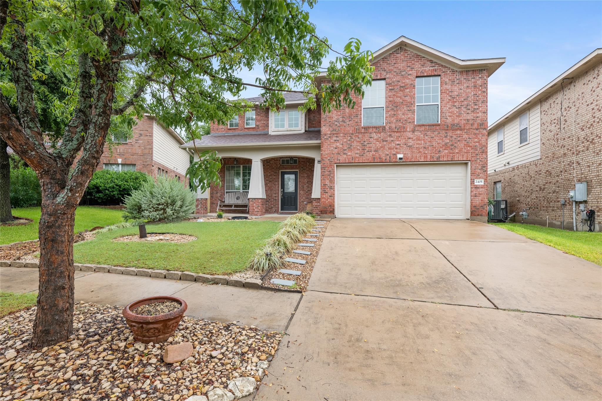 Listing photo 1 of 2405  Rachel Ct