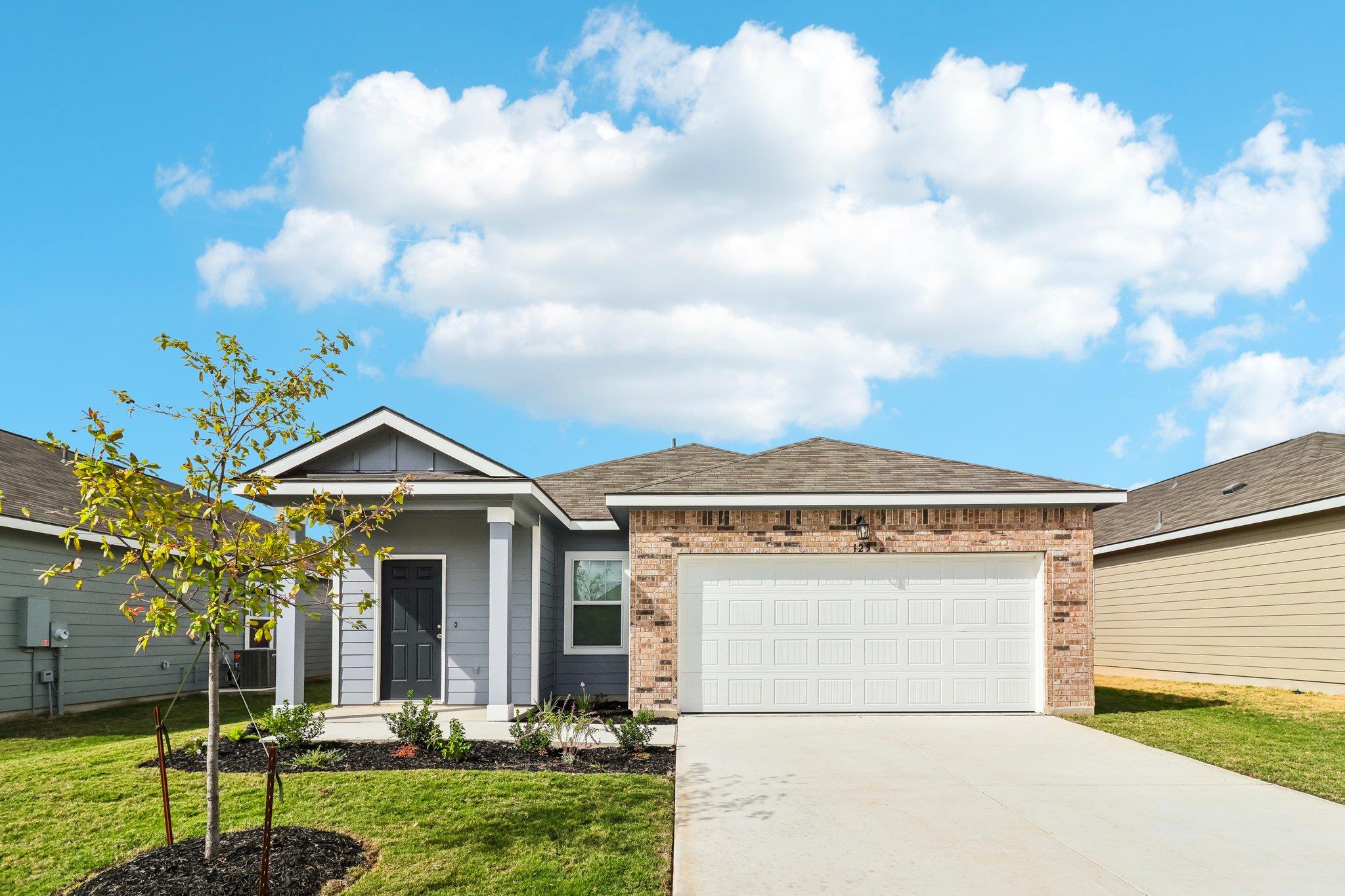 Listing photo 1 of 302  Sunlight Lake Blvd