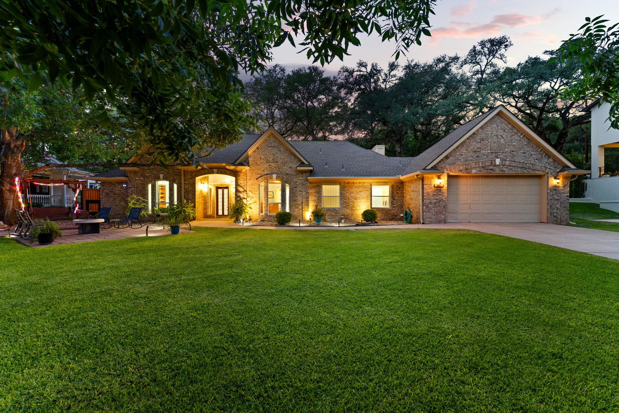 Listing photo 1 of 2700  Pearce Rd