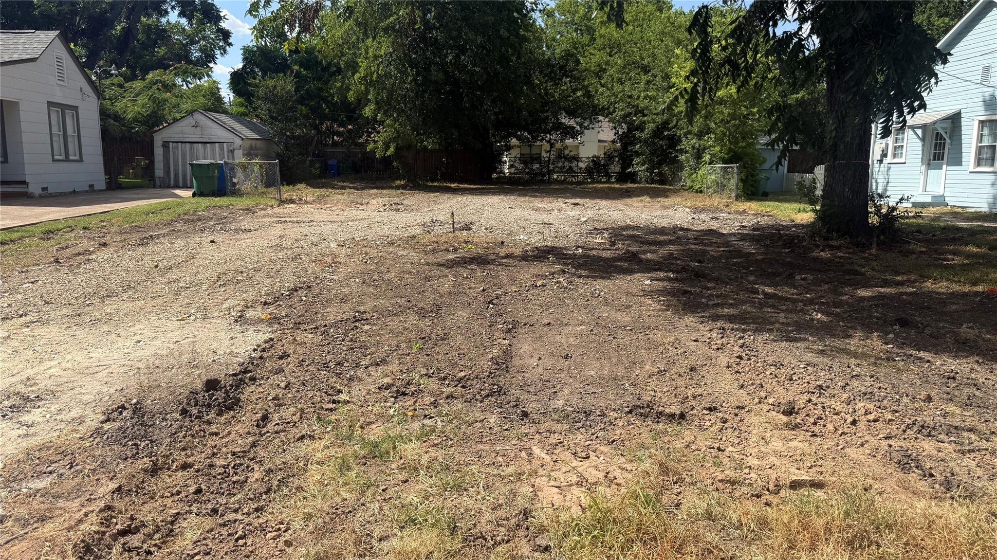 Listing photo 1 of 1312  Wallace St