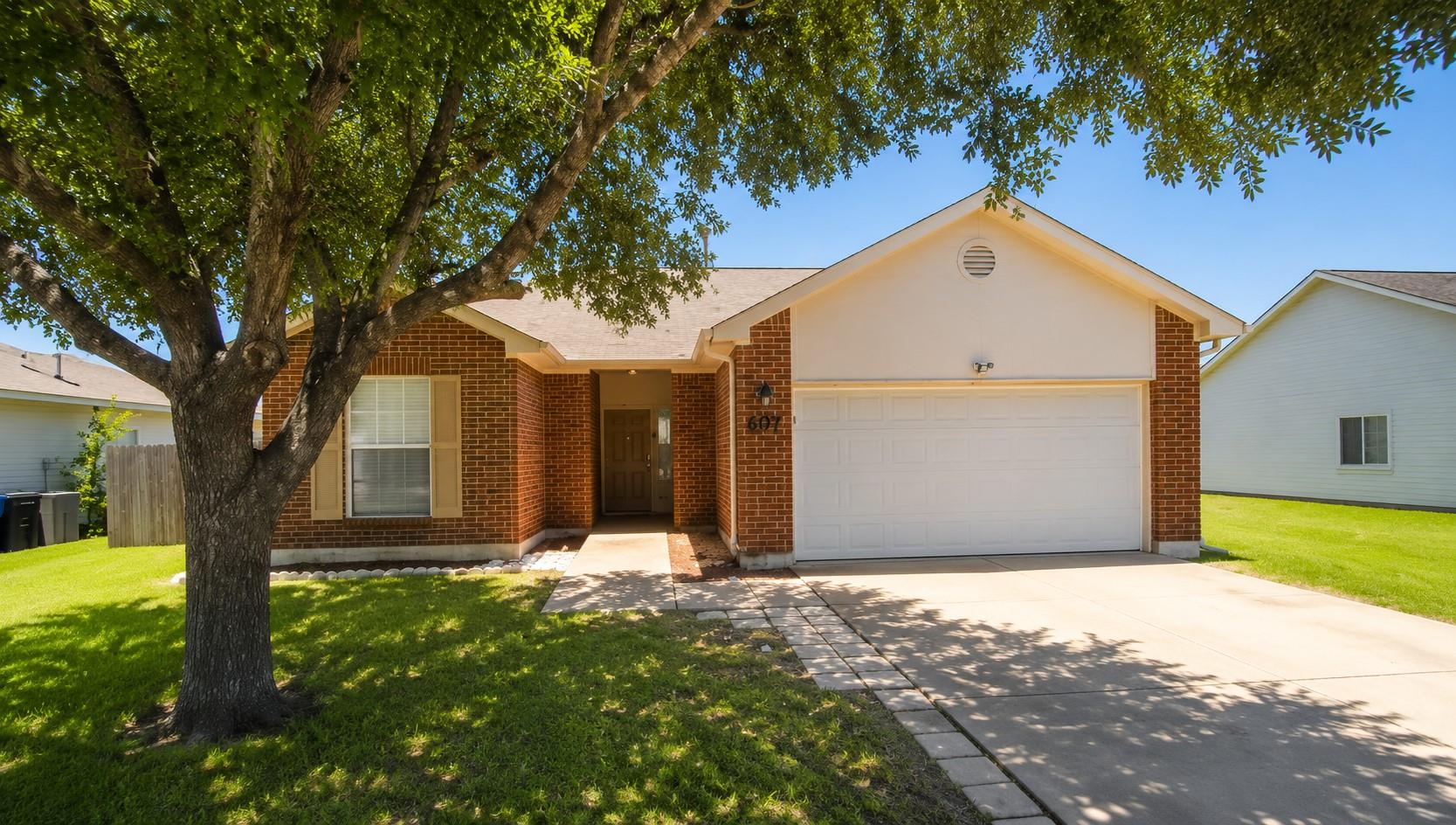 Listing photo 1 of 607  Morning Dove Dr