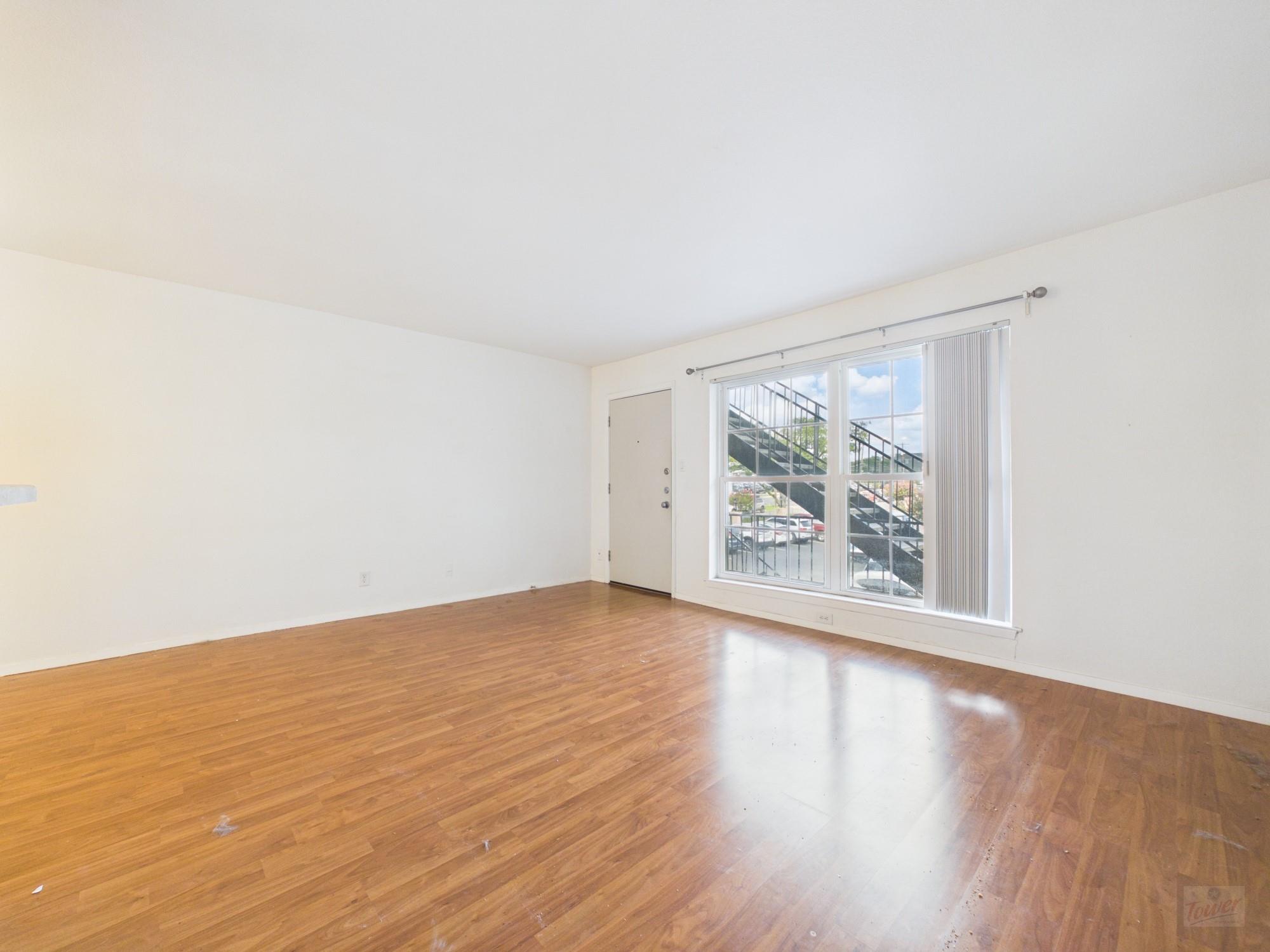 Listing photo 1 of 2425  Ashdale Dr  #60