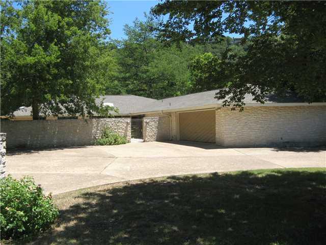 Listing photo 1 of 2001  Manana St