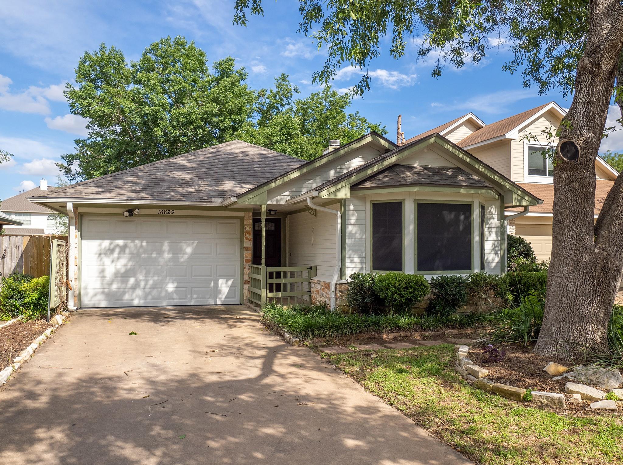 Listing photo 1 of 16829  Whitebrush Loop