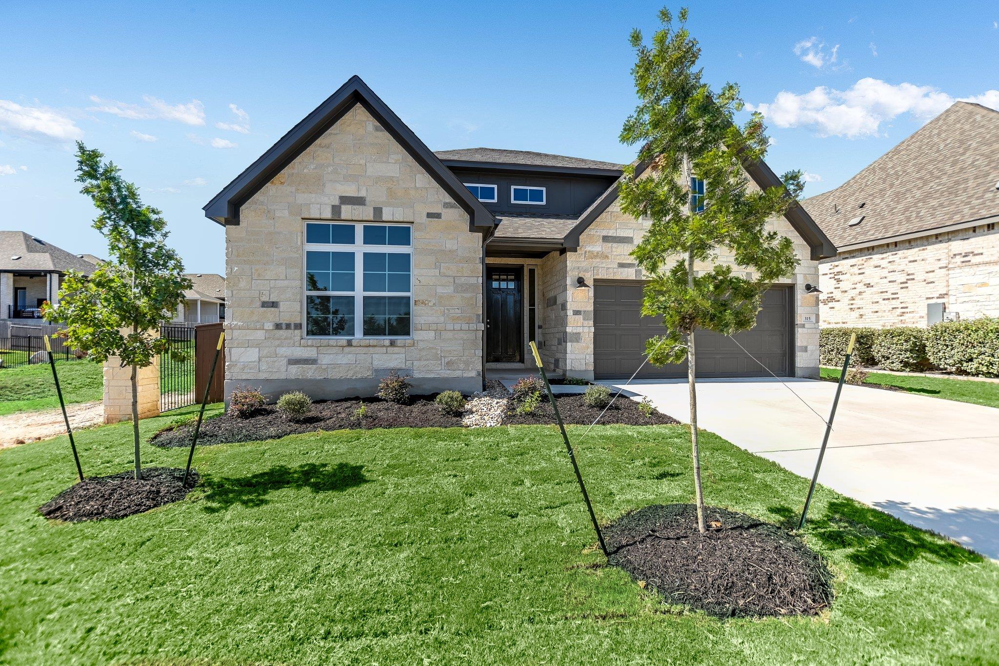 315  Fountain Grass Dr 매물 사진 1