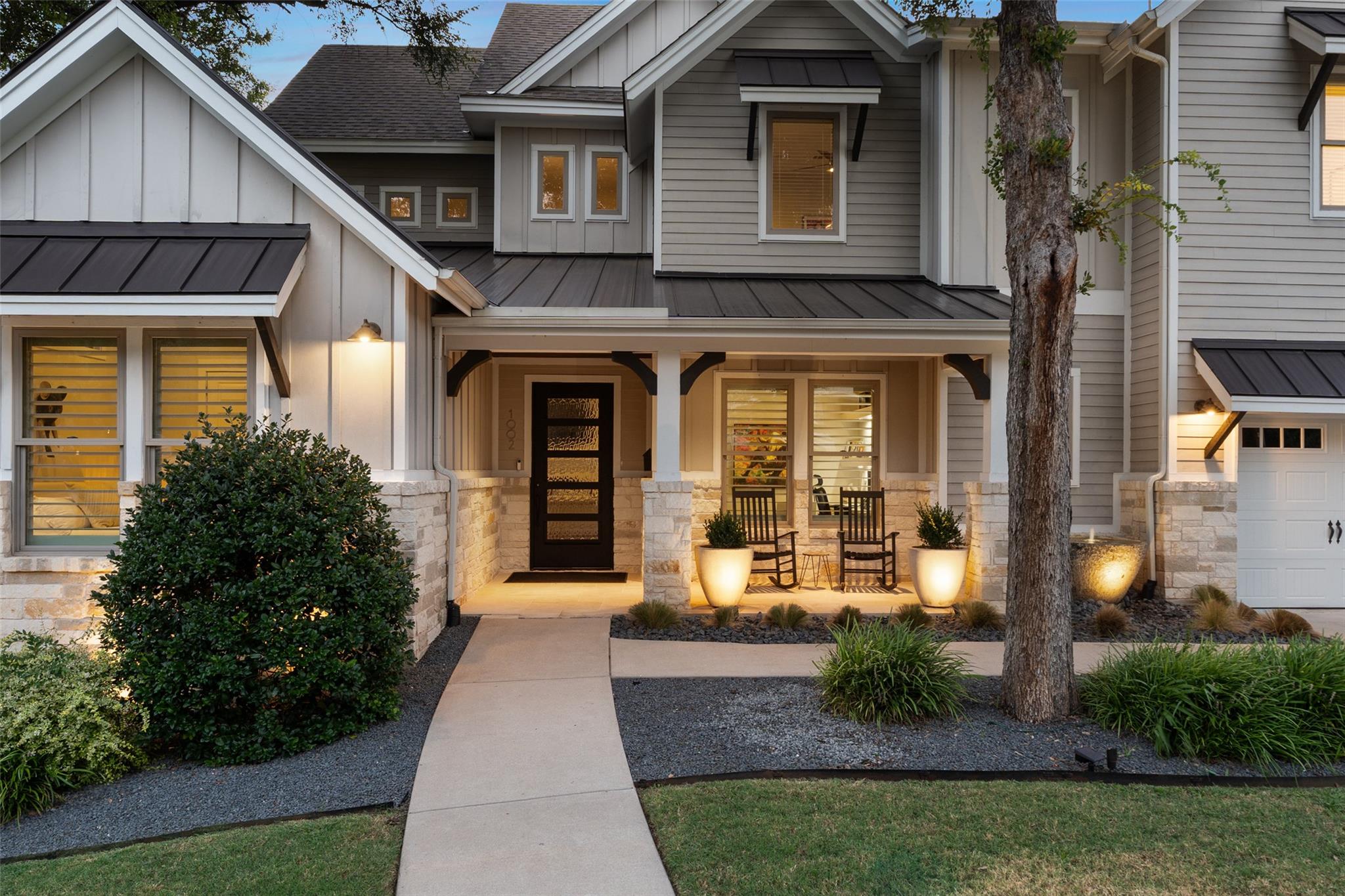 1002  Meriden Ln 매물 사진 1