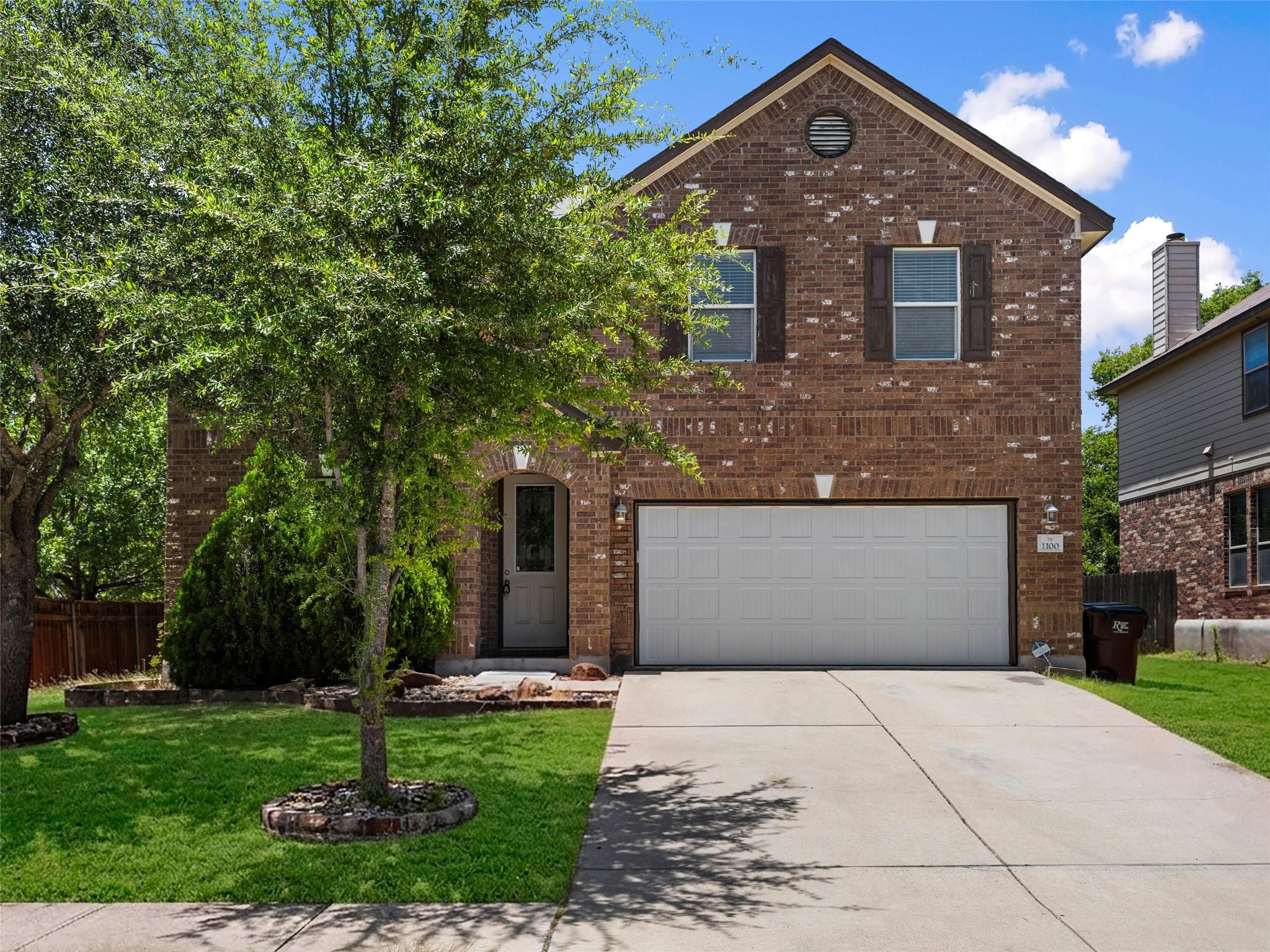 Listing photo 1 of 1100  Renaissance Trl