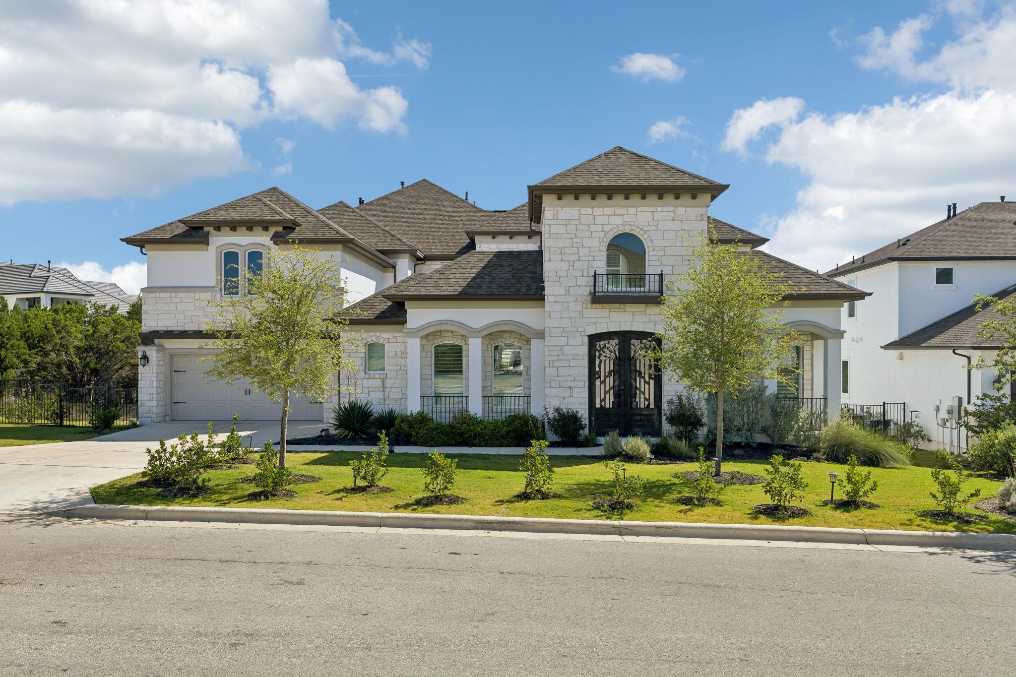 Listing photo 1 of 2132  Novara Trl