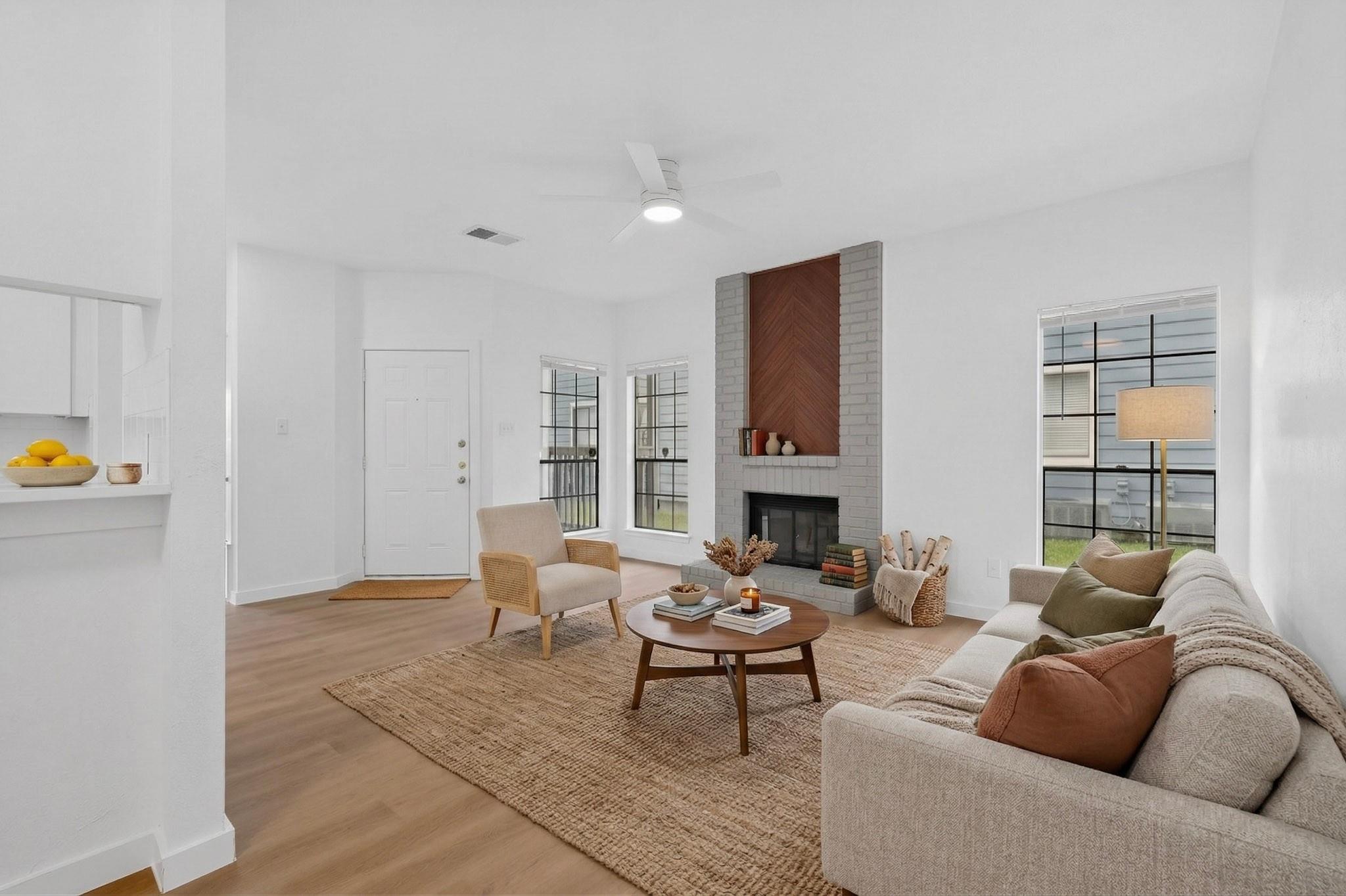 Listing photo 1 of 11306  Nicole Cv  #A
