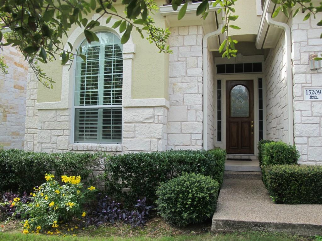 Listing photo 1 of 15209  Interlachen Dr