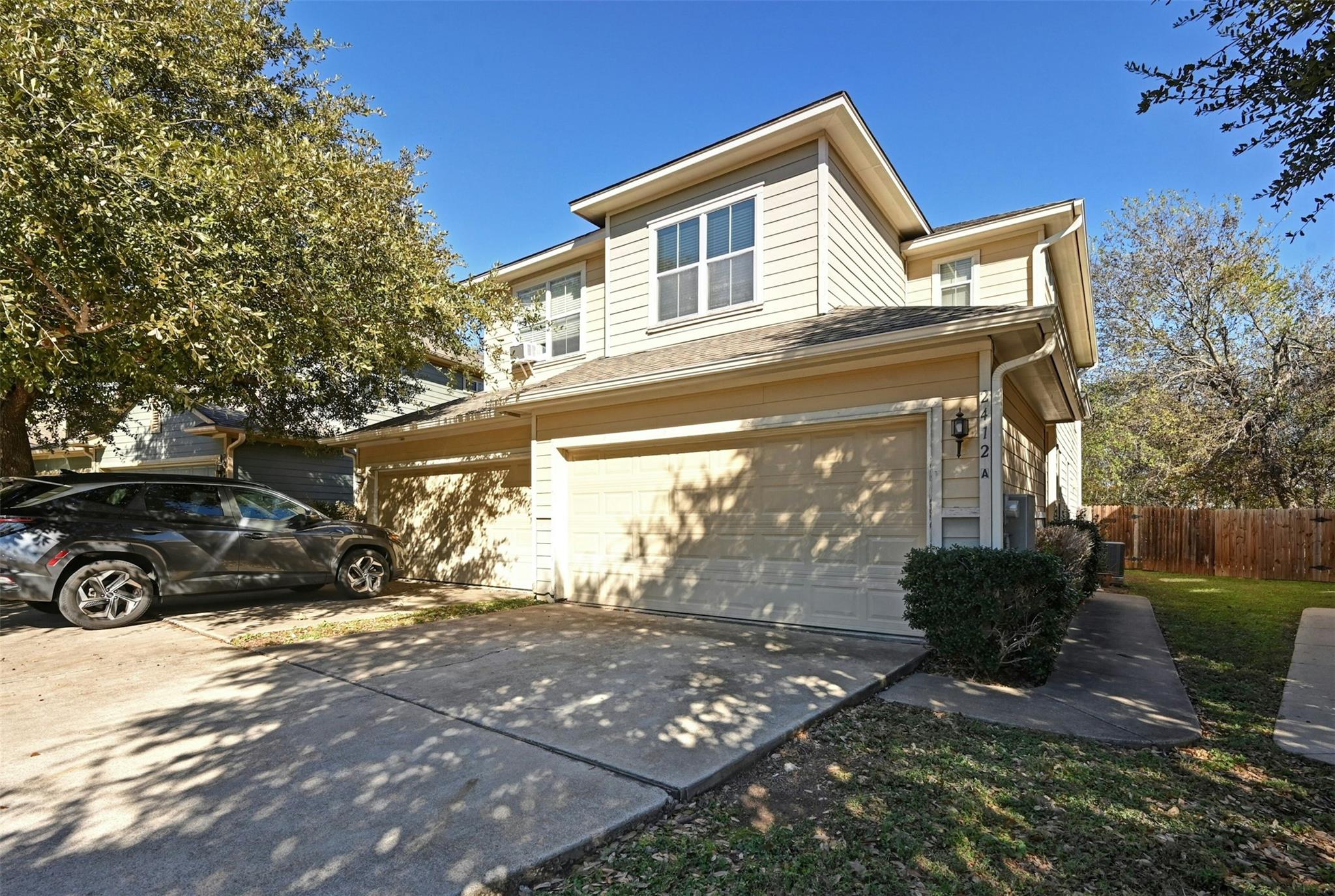Listing photo 1 of 2412  Allred Dr  #A