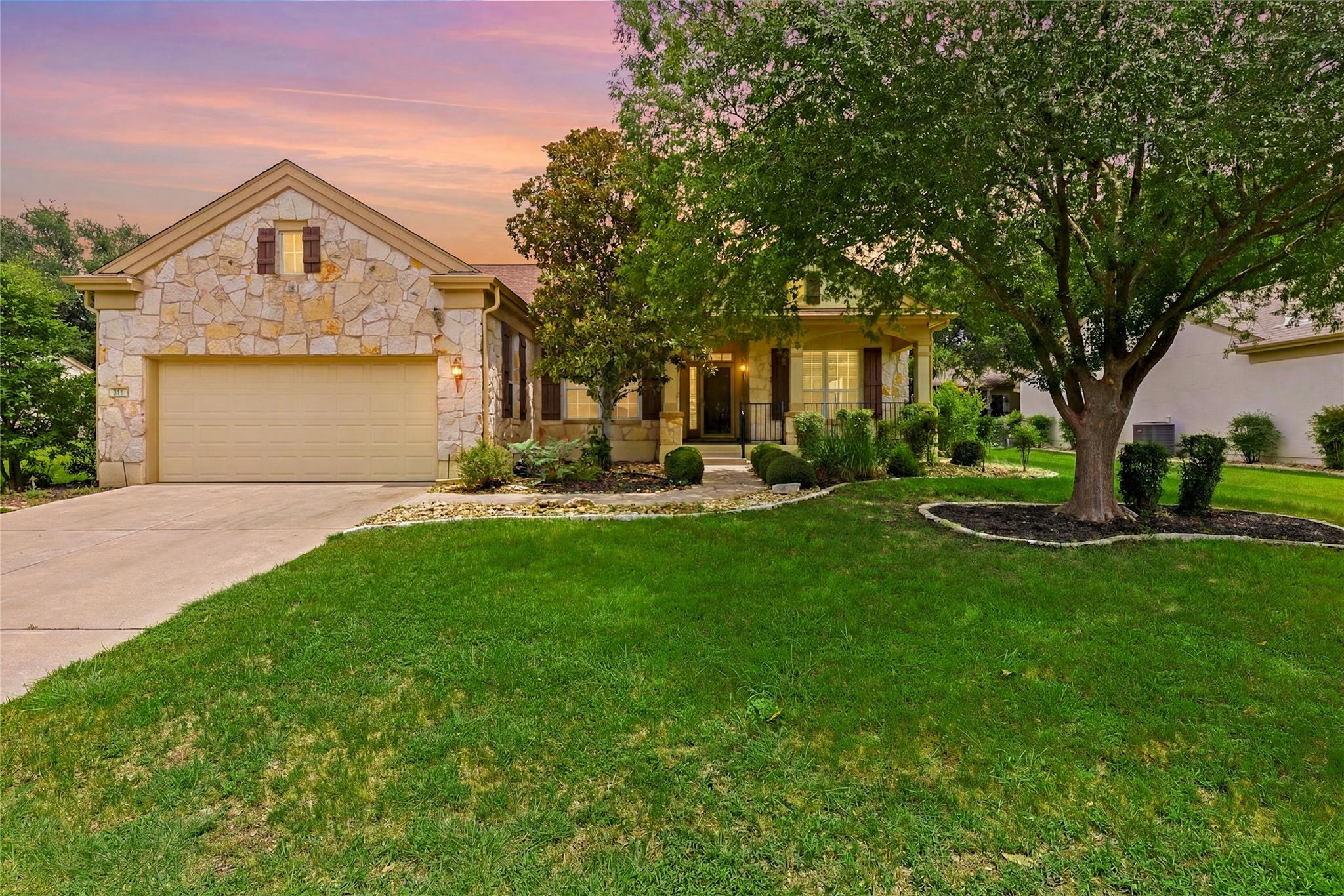 Listing photo 1 of 311  Rio Grande Loop