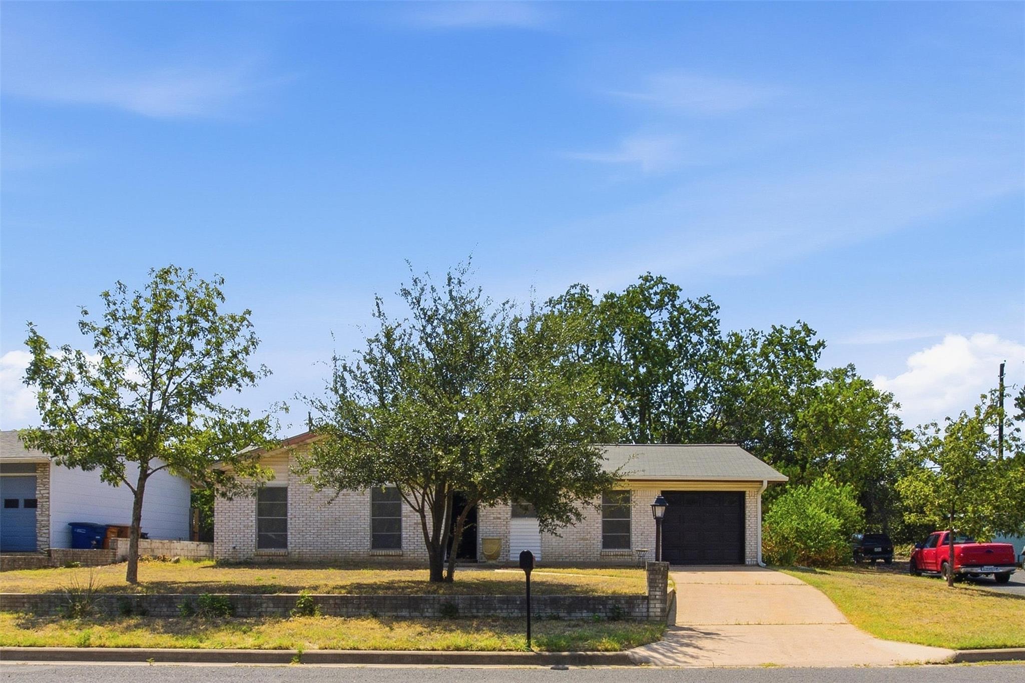 Listing photo 1 of 1500  Brandt Dr