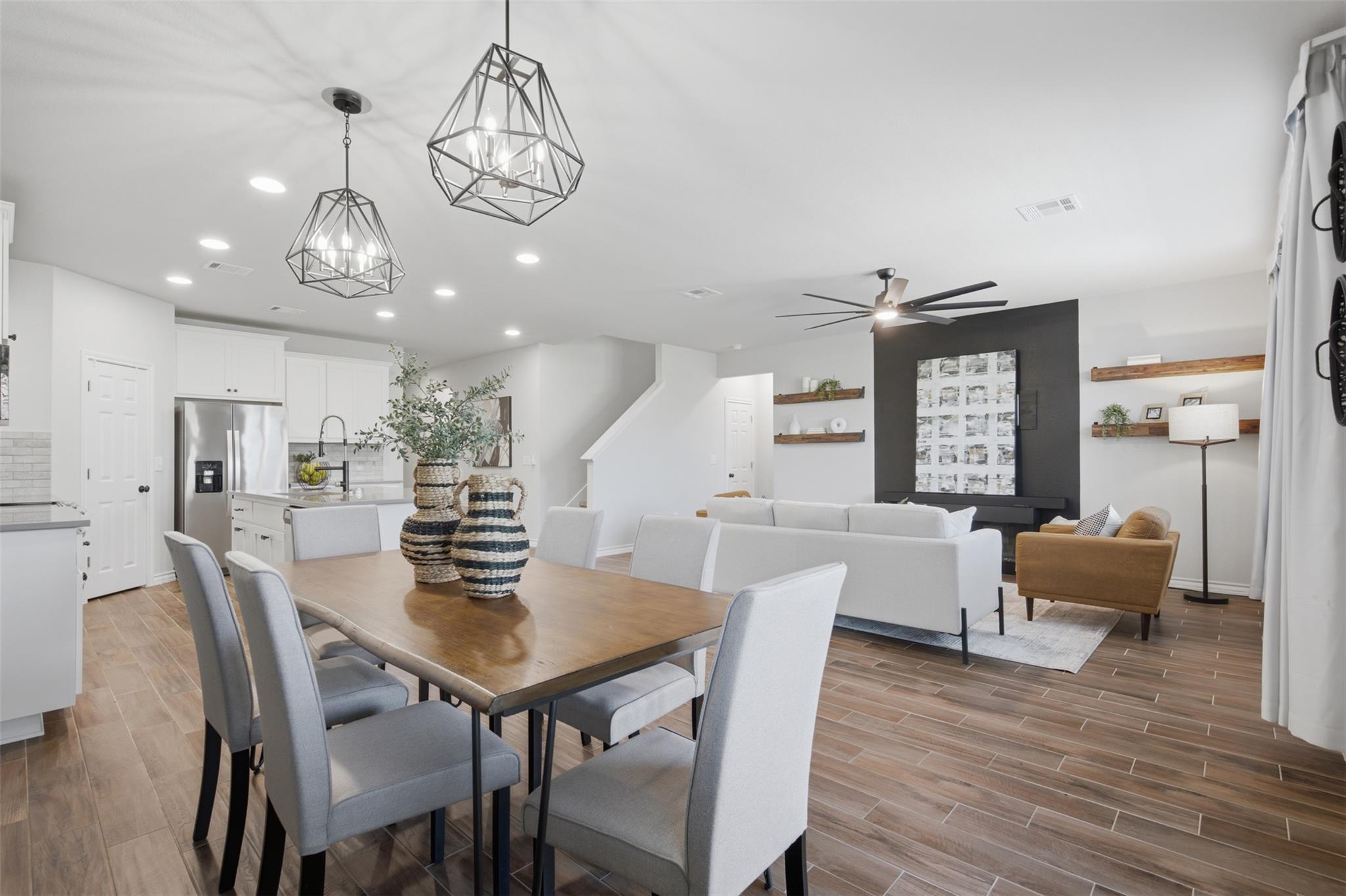 Listing photo 1 of 225  Capstone Rd
