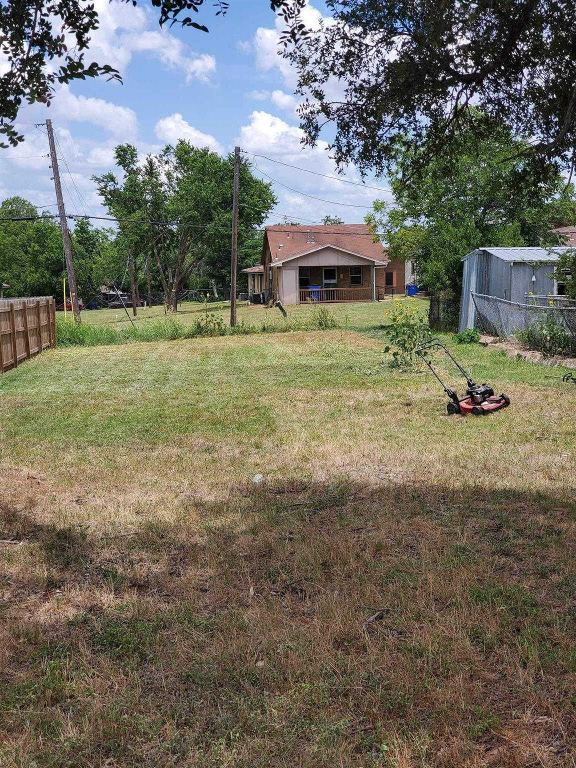 Listing photo 1 of 708  Washburn St