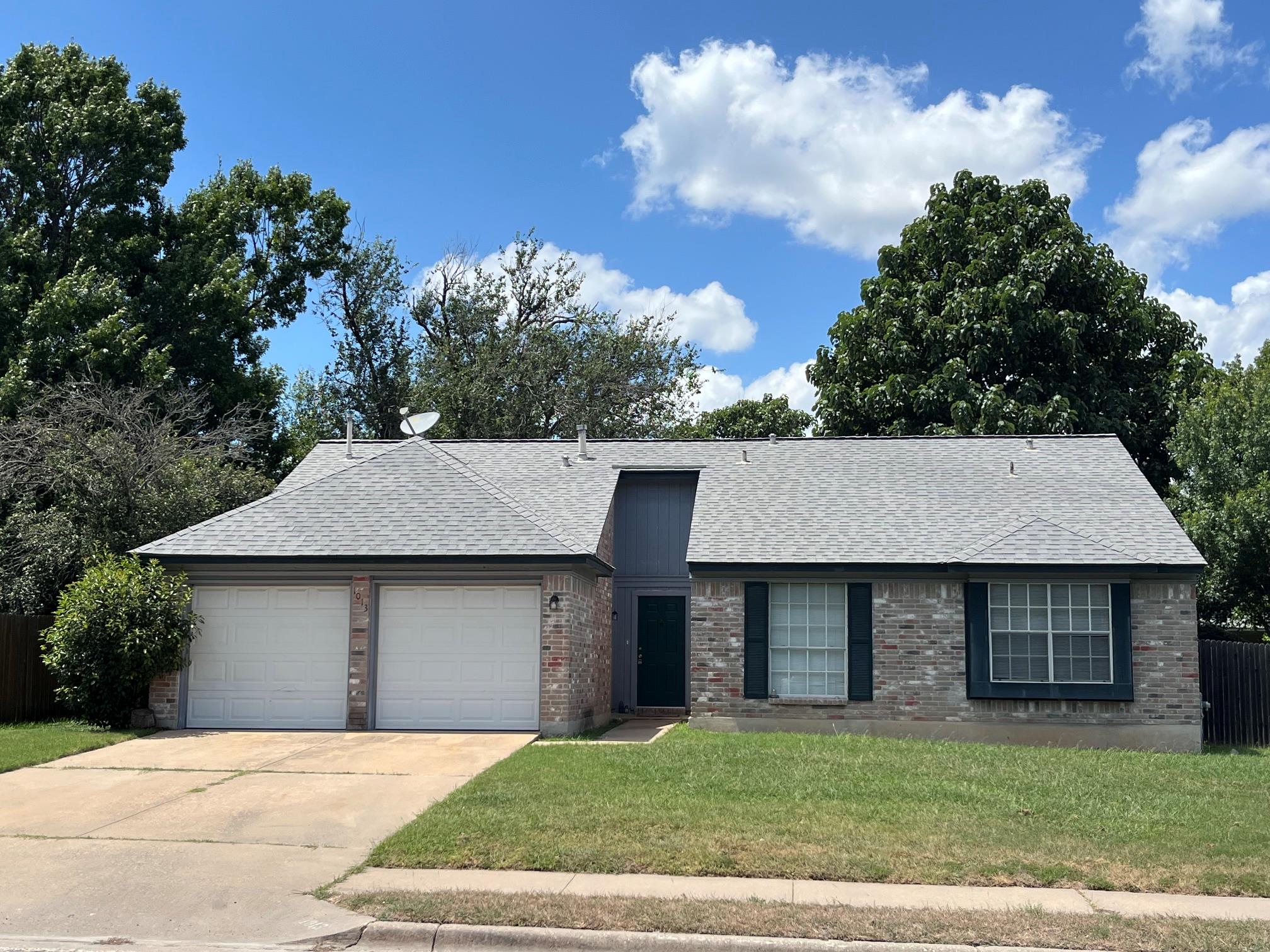 Listing photo 1 of 1013  Forest Trl