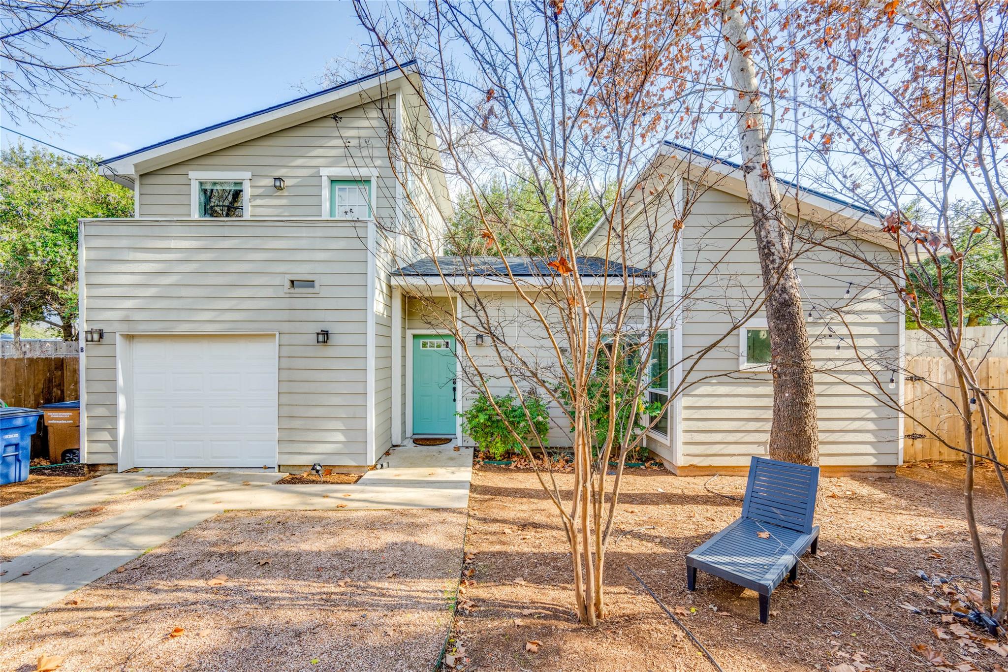 Listing photo 1 of 811  Gunter St  #B