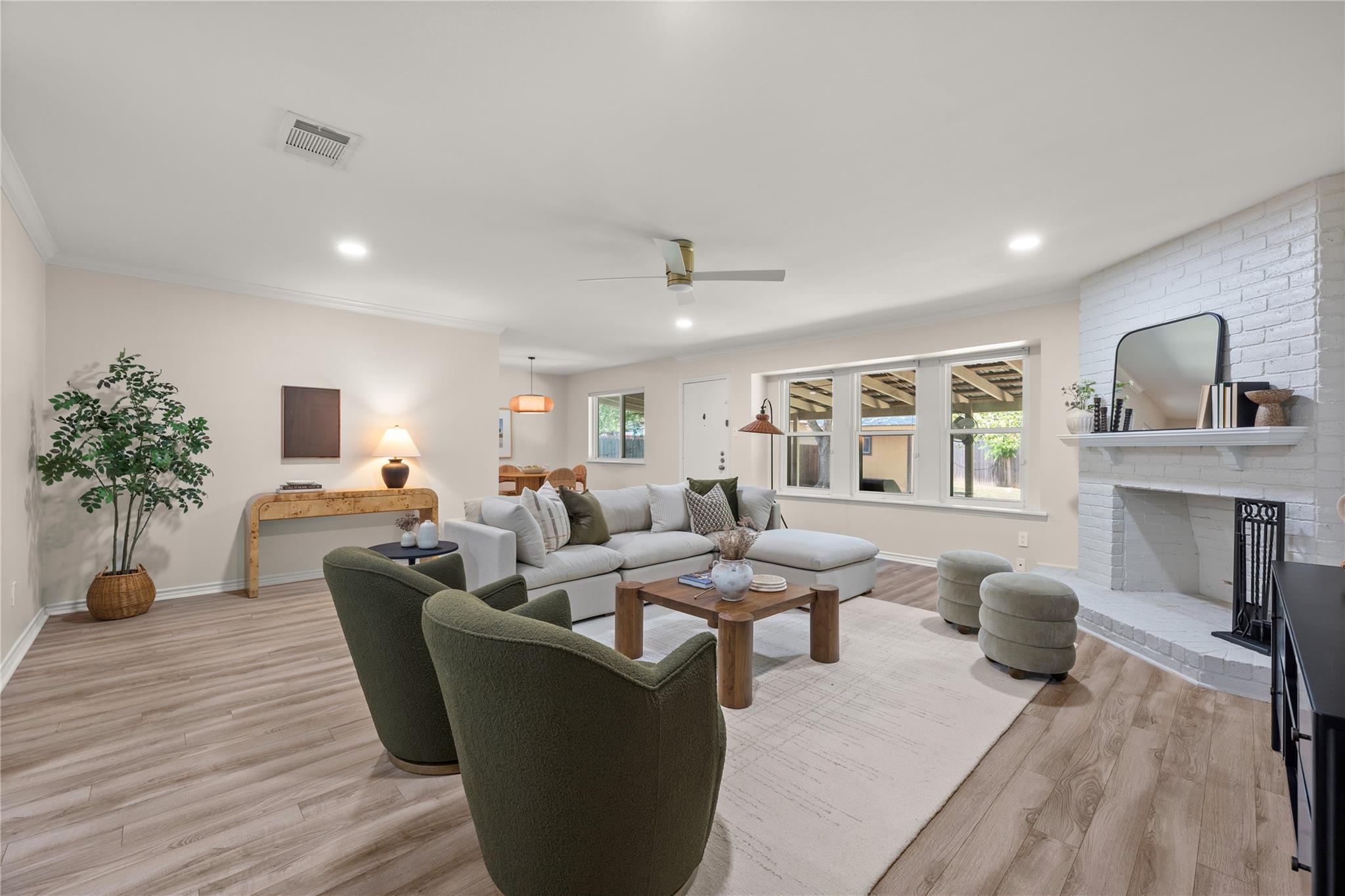 Listing photo 1 of 6716  Skynook Dr