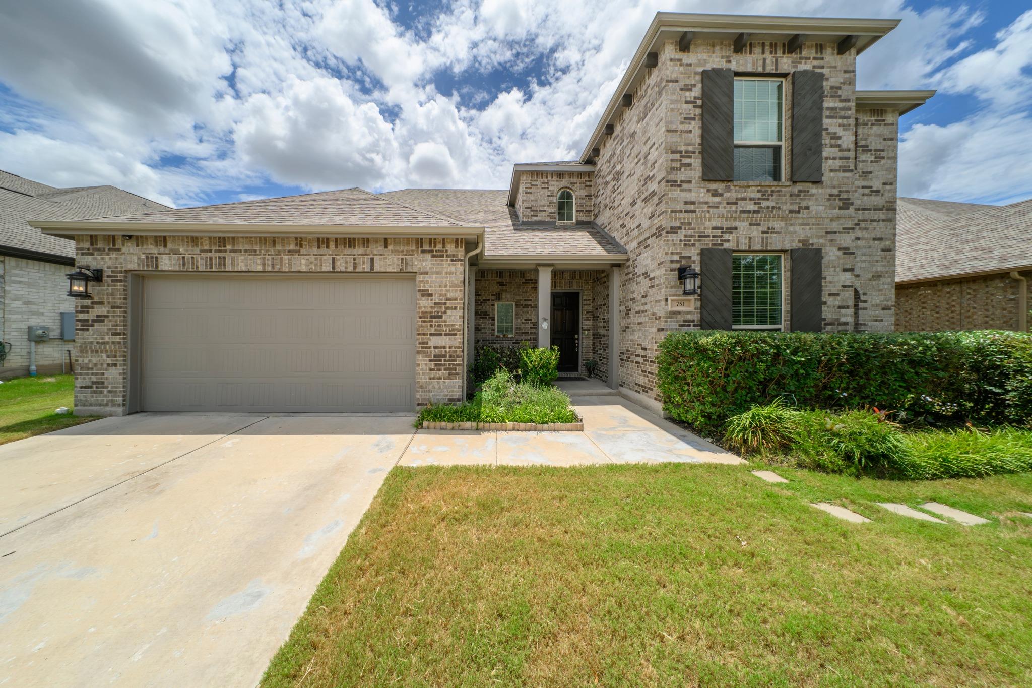 Ảnh nhà đang rao bán 1 của 751  Whitetail Dr