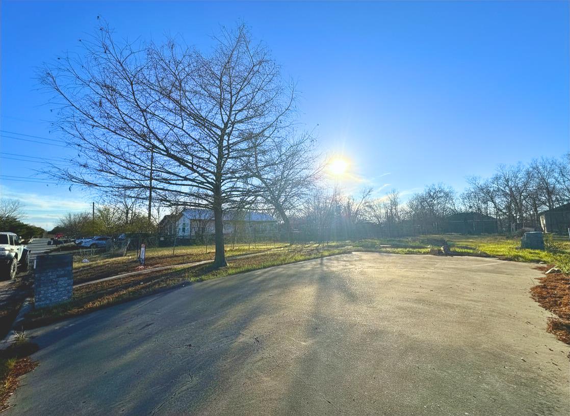 Listing photo 1 of 404  Sturgis St