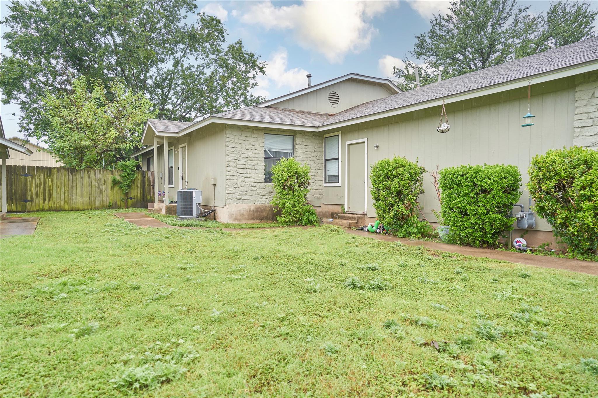 Listing photo 1 of 16003  Stoneham Cir