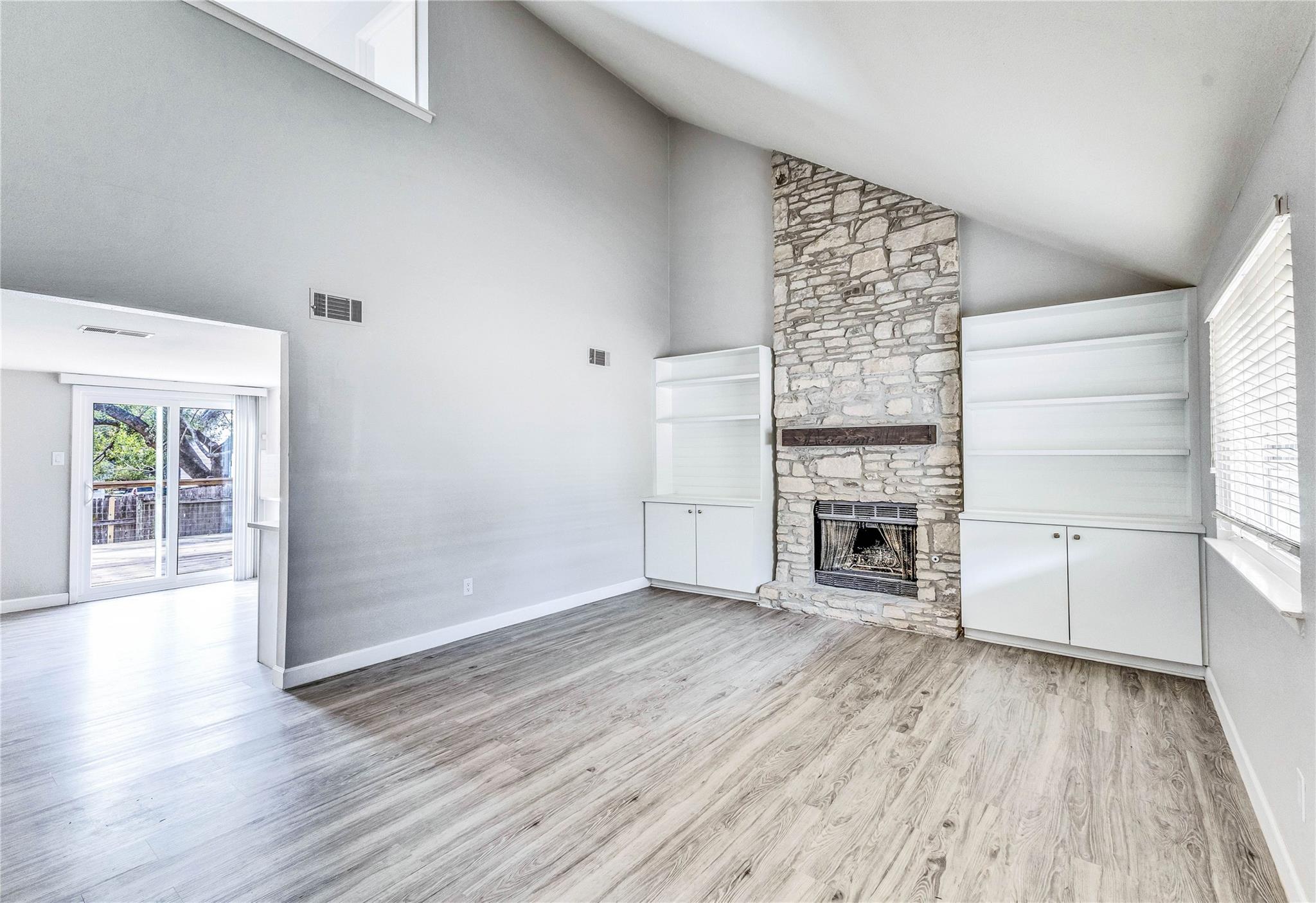 Listing photo 1 of 8403  Selway Dr