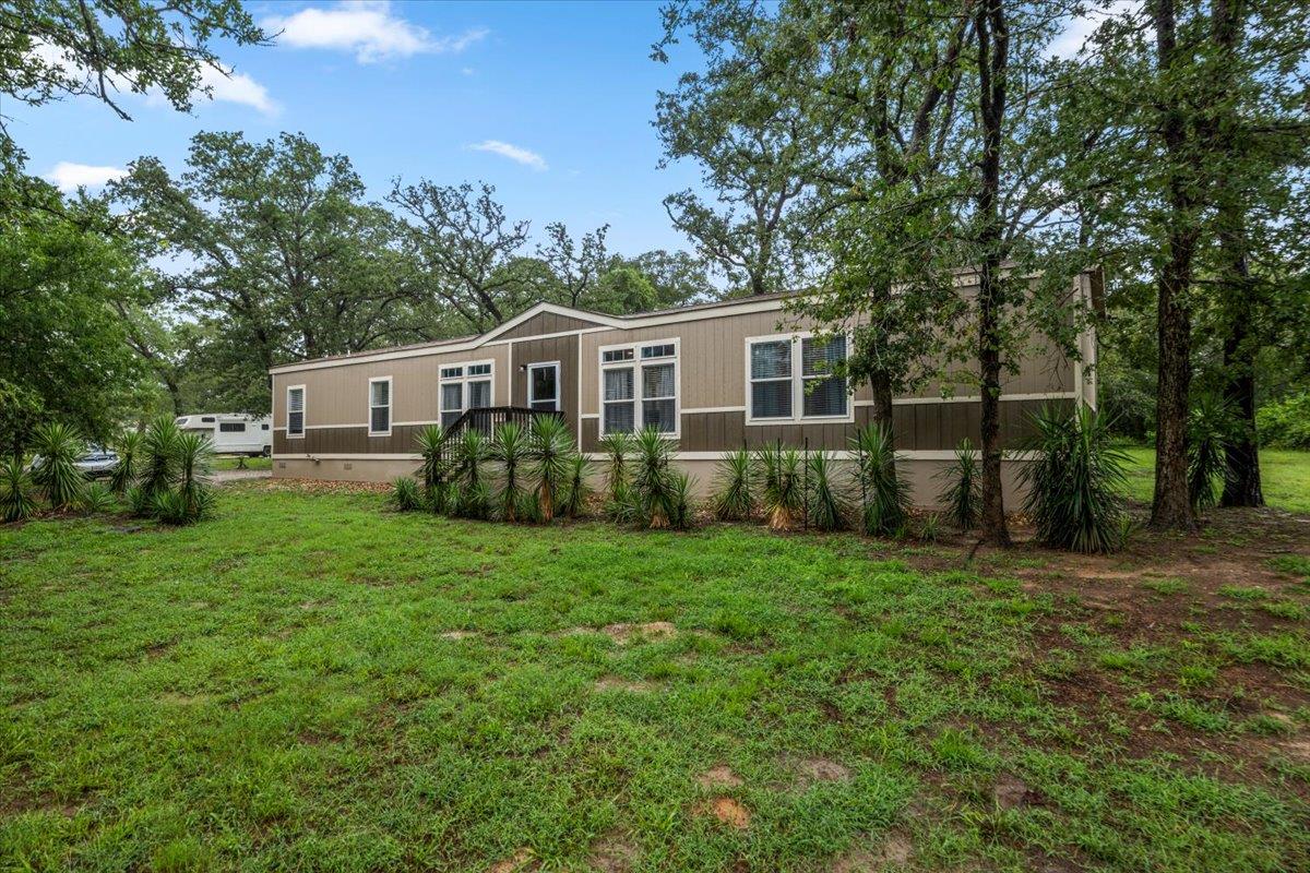 Listing photo 1 of 217  Pine Hill Loop