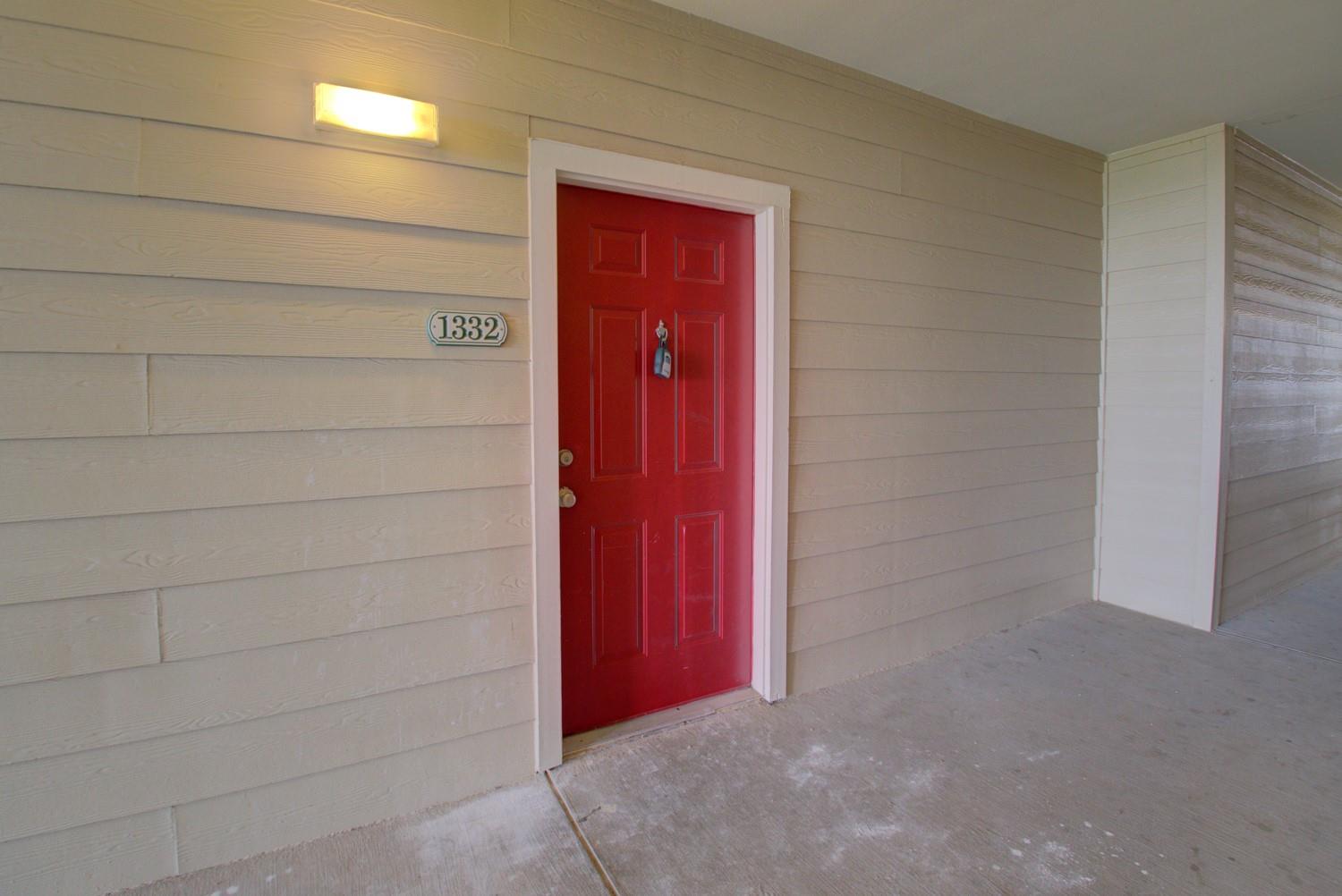 Listing photo 1 of 2320  Gracy Farms Ln  #1332