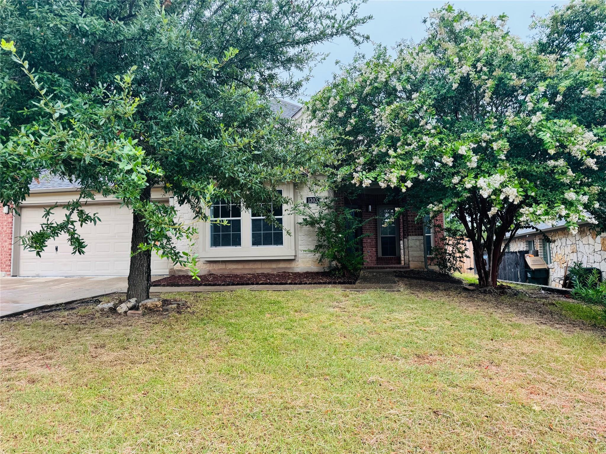 Listing photo 1 of 1303  Four Seasons Farm Dr